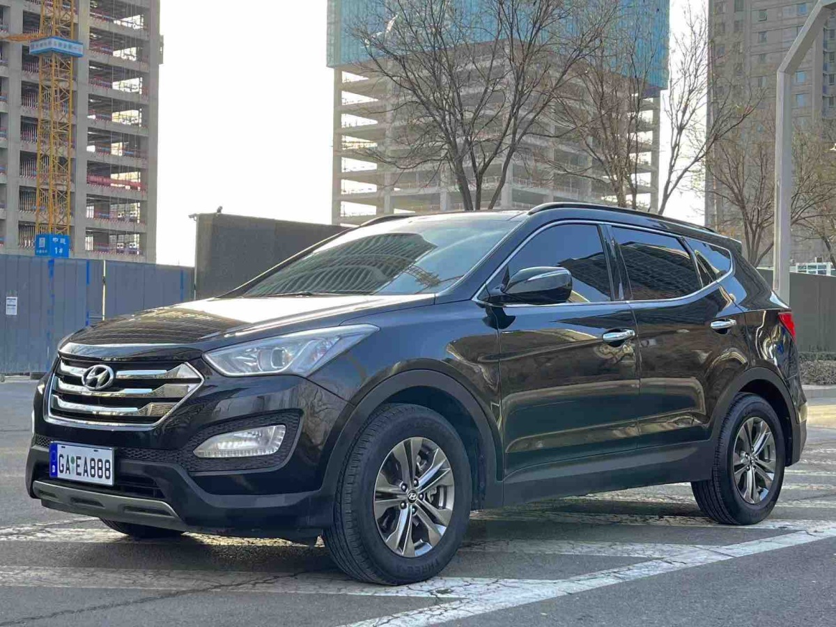 Hyundai Santa Fe 2013 car image 