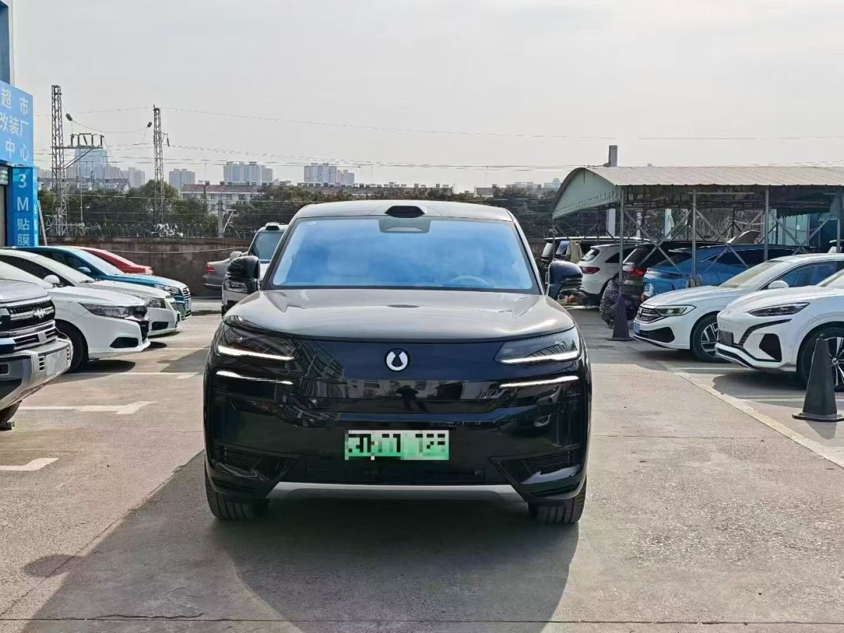 Denza N9 2025 car image 