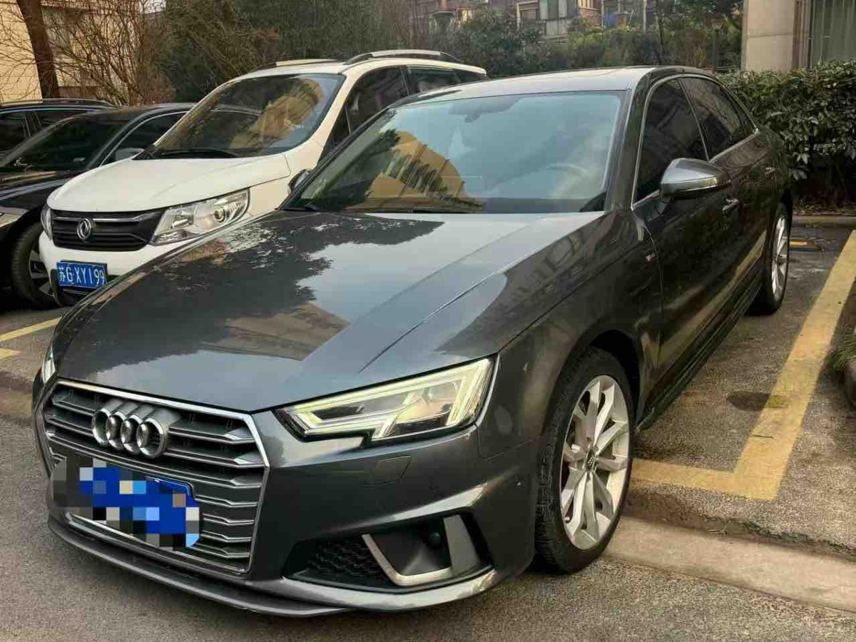 Audi A4L 2019 car image 