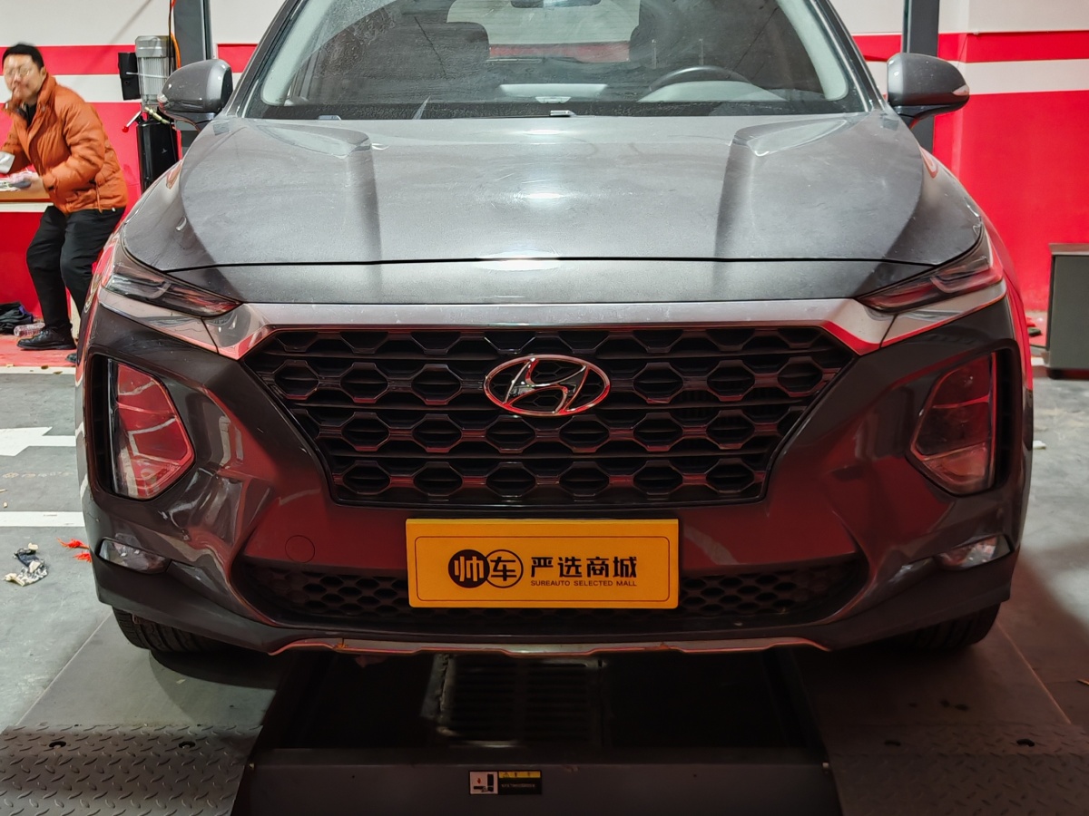 Hyundai Santa Fe 2019 car image 