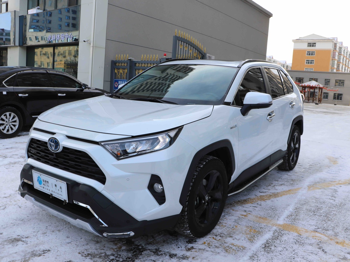 Toyota RAV4 2023 car image 