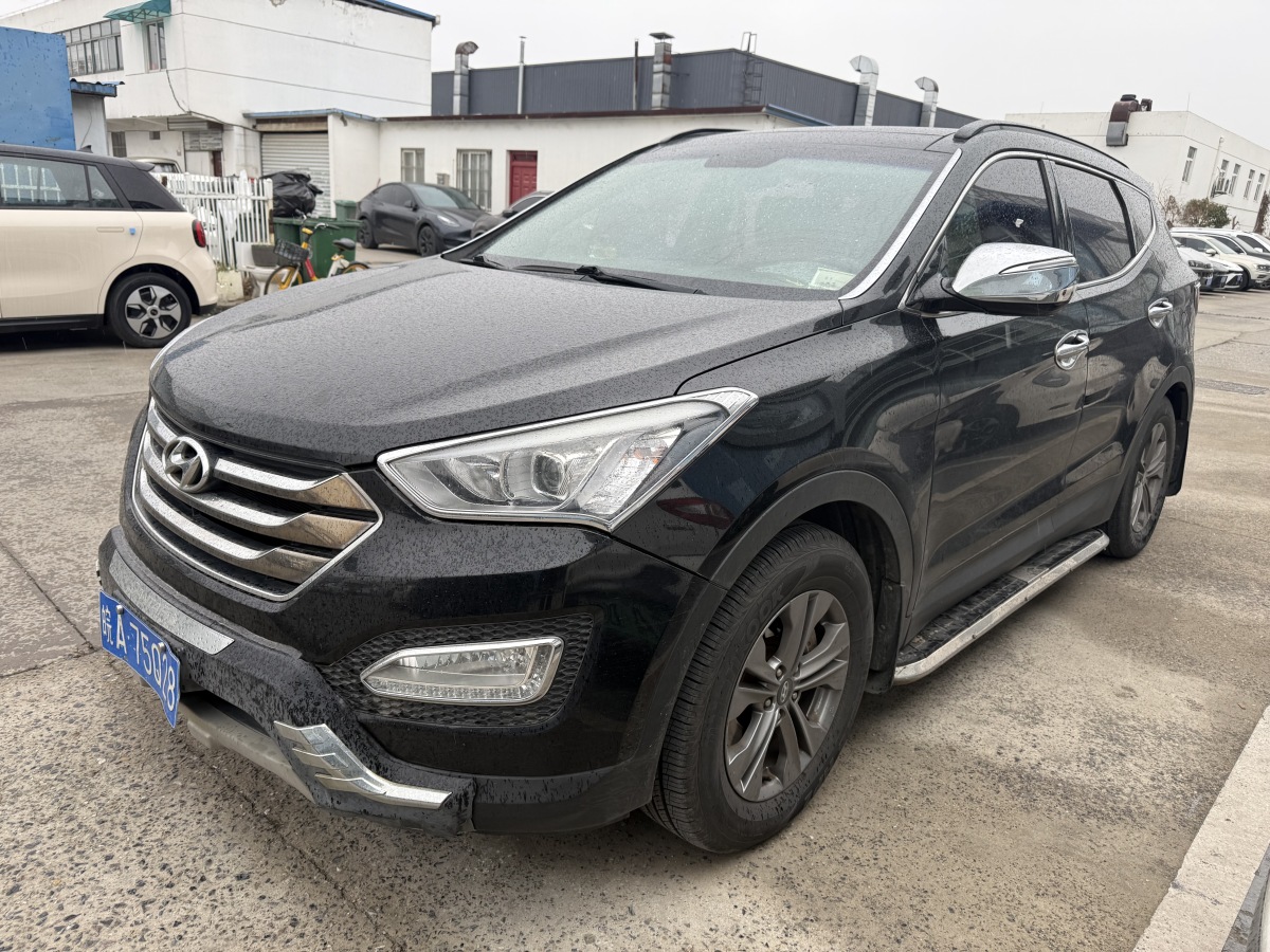 Hyundai Santa Fe 2015 car image 