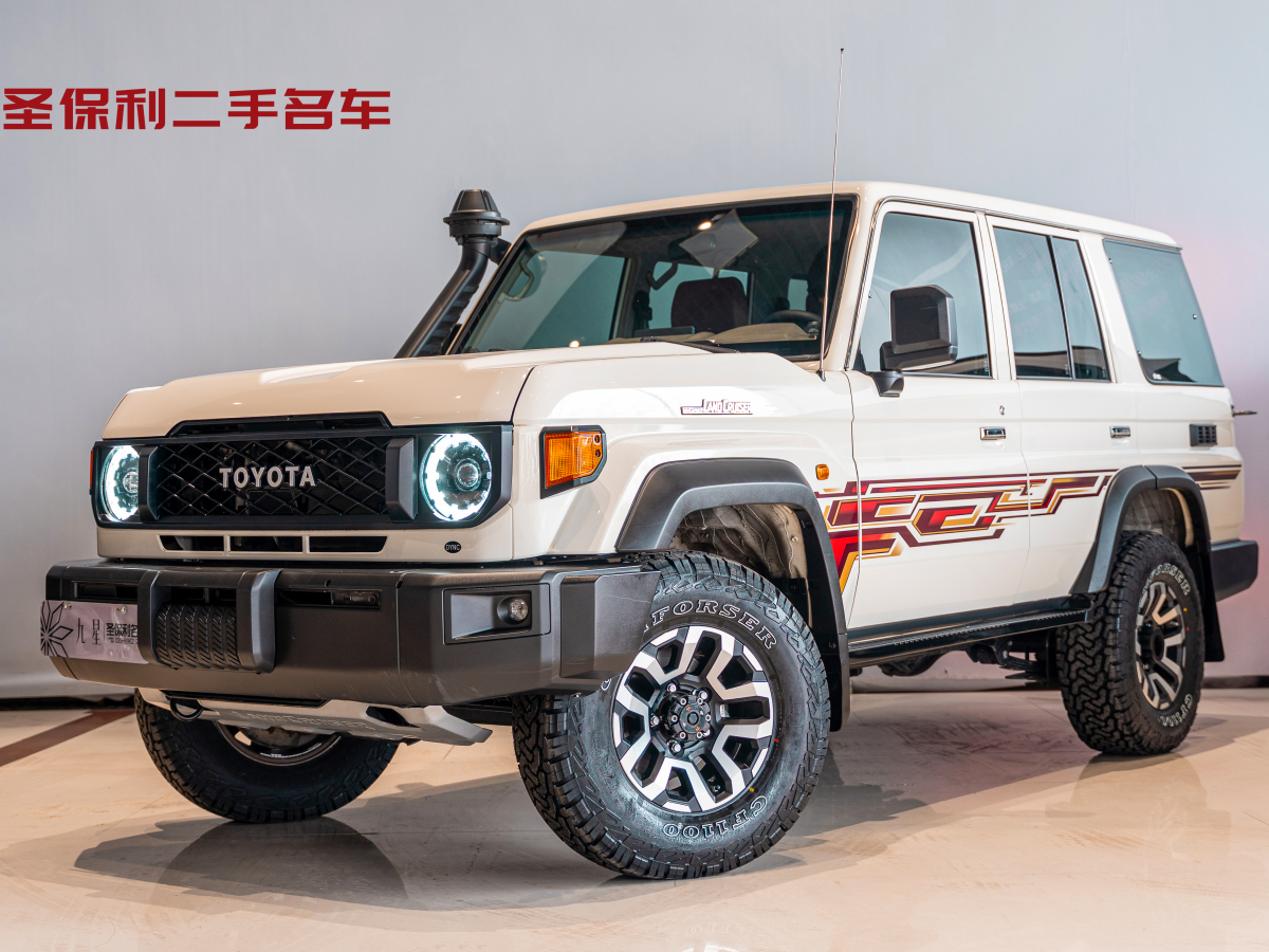Toyota FJ Cruiser 2024 汽车图片 