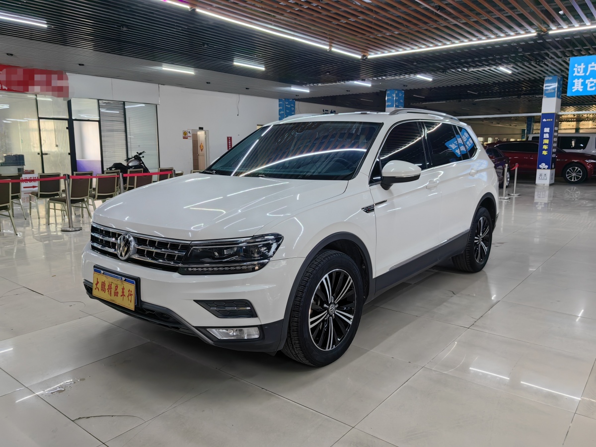 Volkswagen Tiguan L 2018 Volkswagen Tiguan L 2018 car image