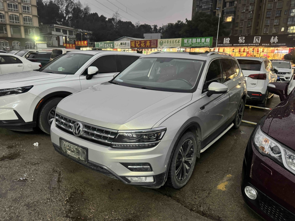 Volkswagen Tiguan X 2017 Volkswagen Tiguan X 2017 car image