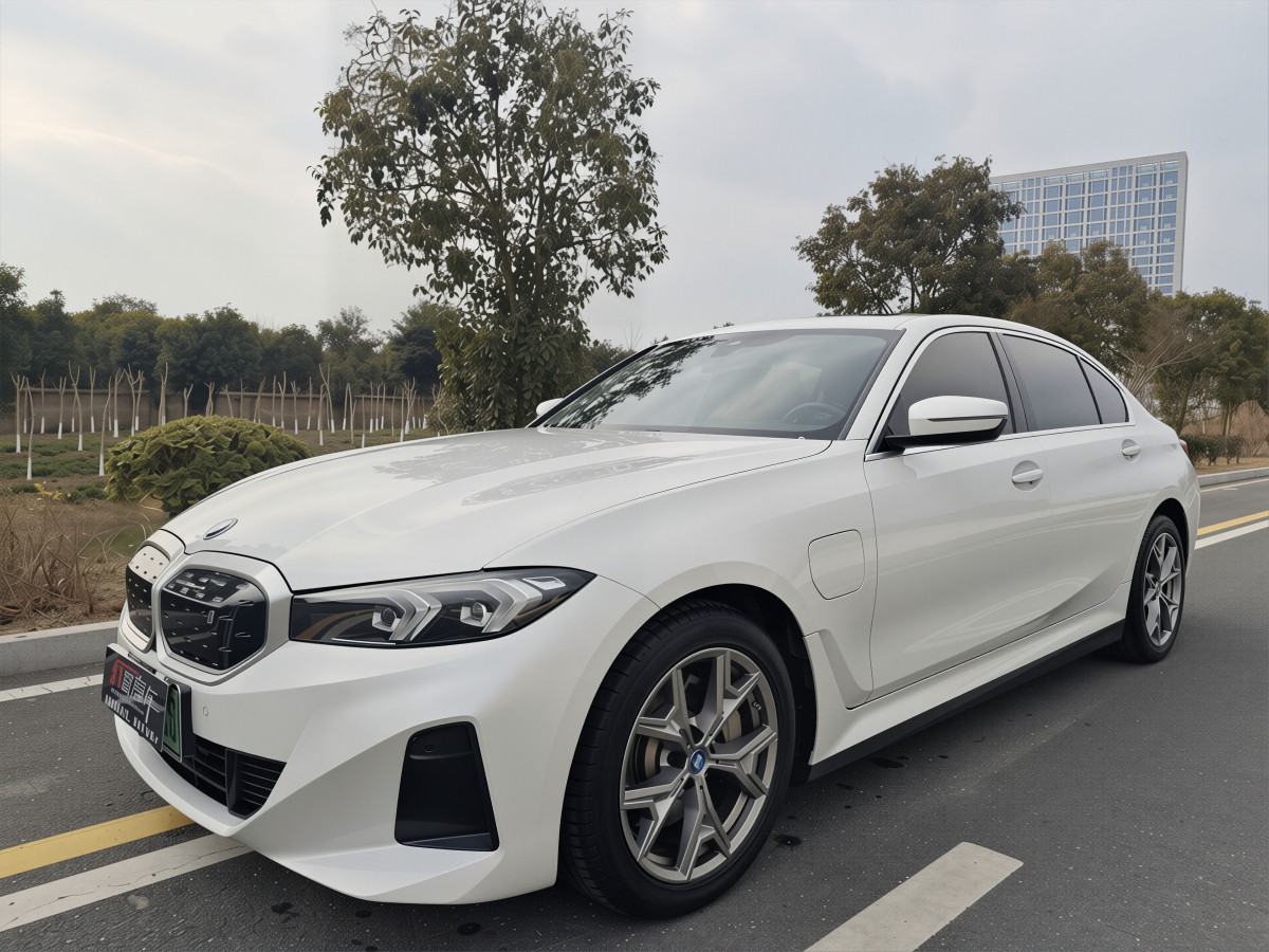 BMW i3 2024 car image 