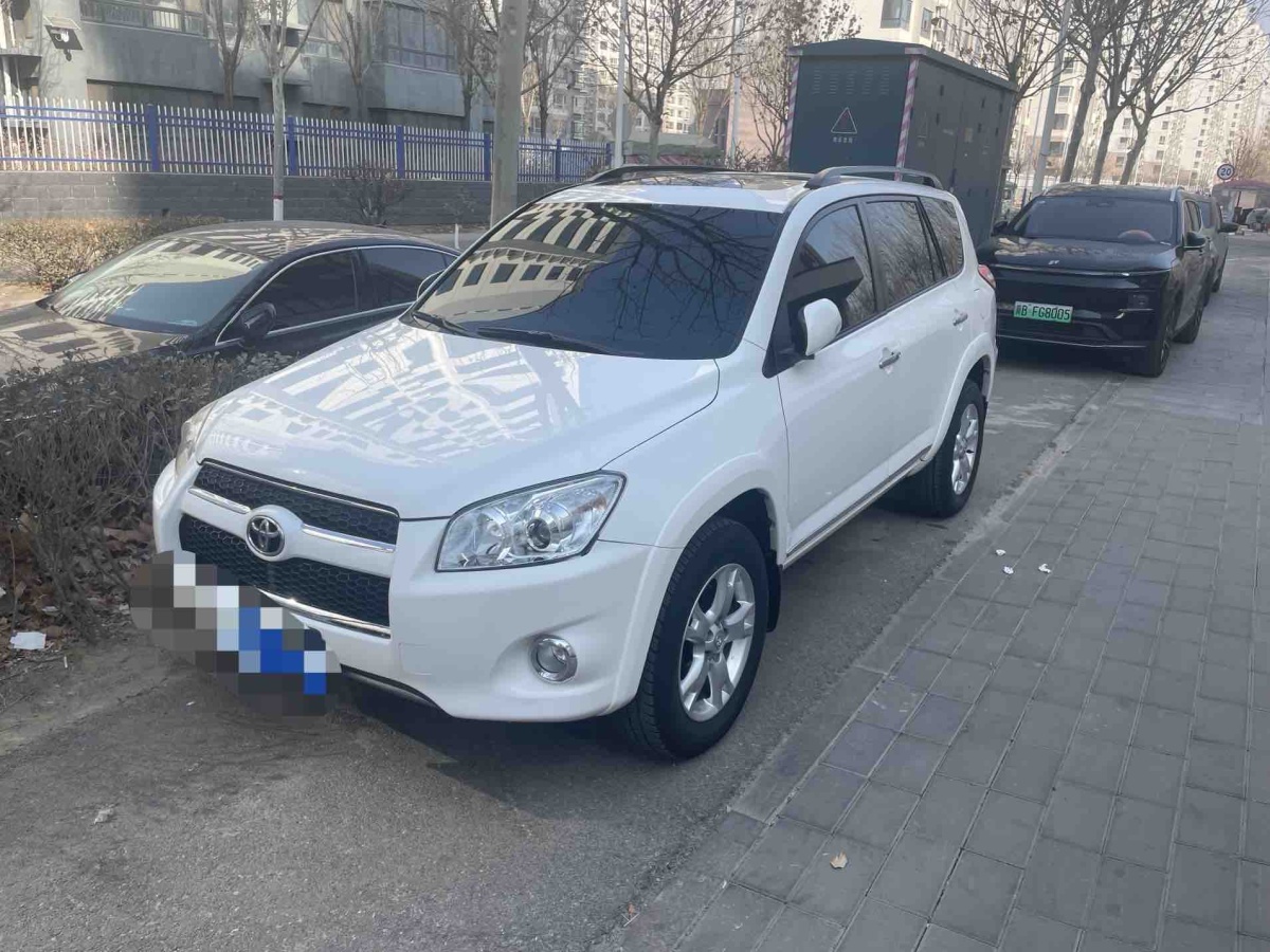 Toyota RAV4 2012 car image 