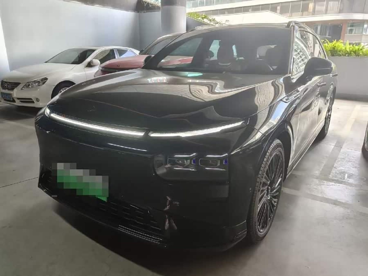 Xpeng G9 2025 汽车图片 