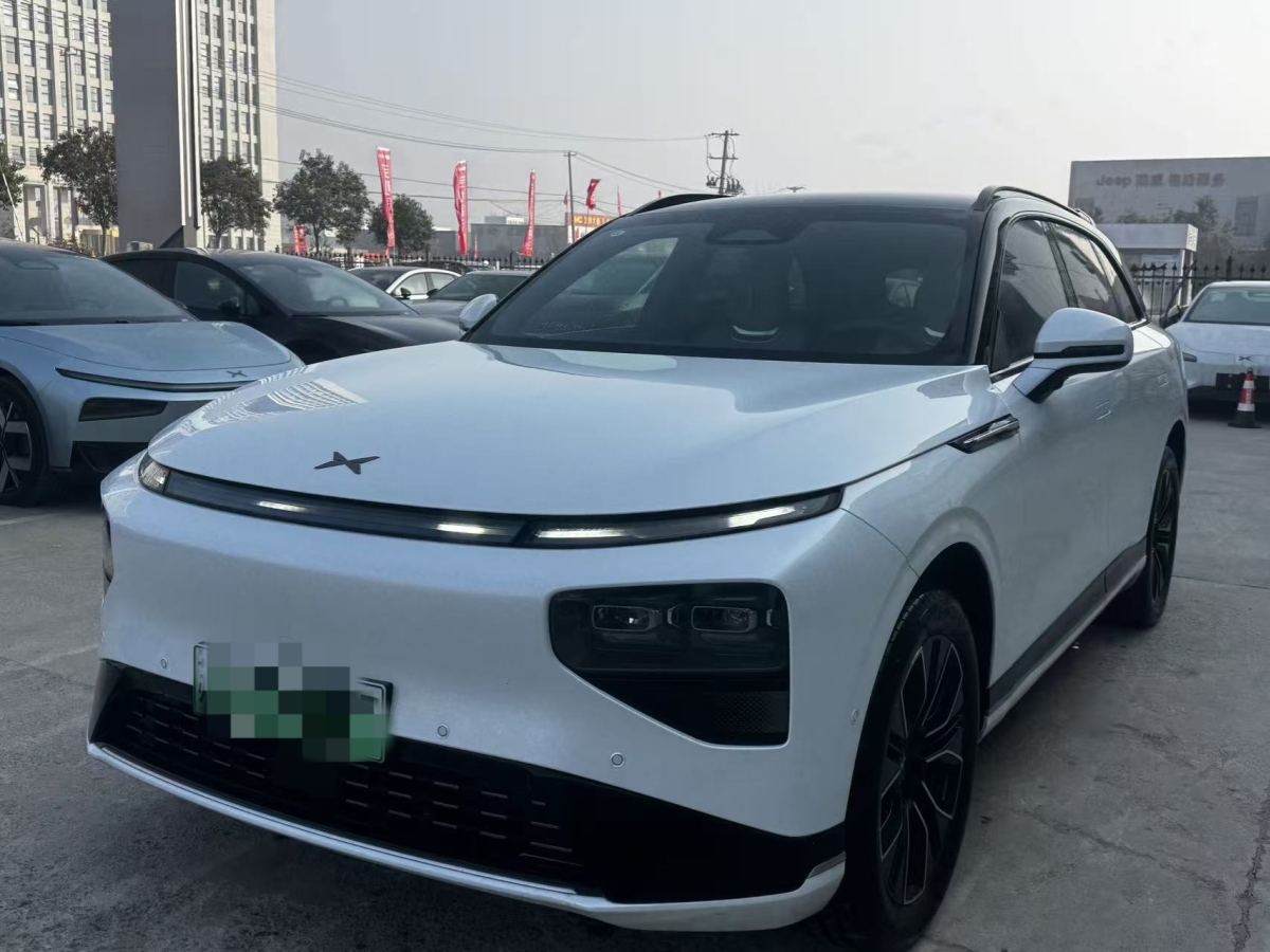 Xpeng G9 2025 汽车图片 
