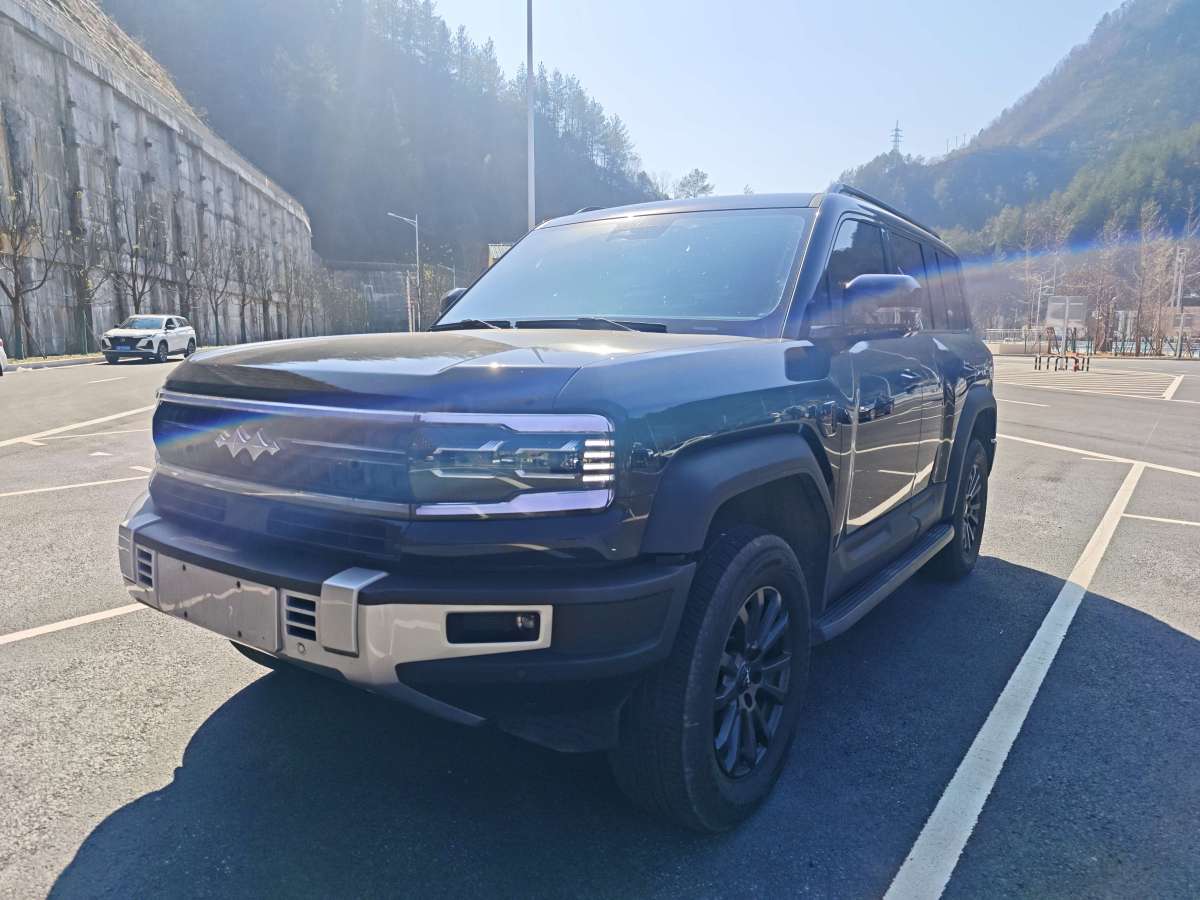 FangChengBao Leopard 5 2025 FangChengBao Leopard 5 2025 car image