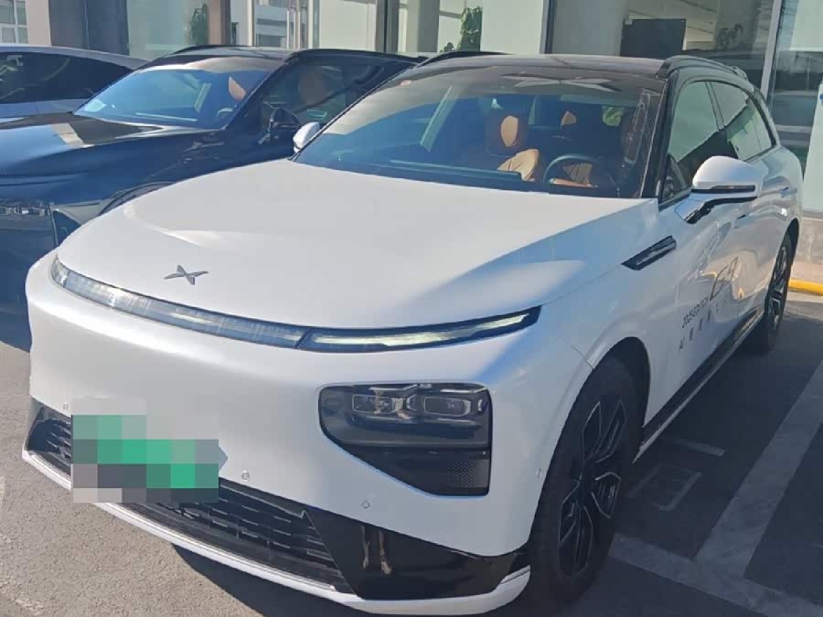 Xpeng G9 2025 汽车图片 