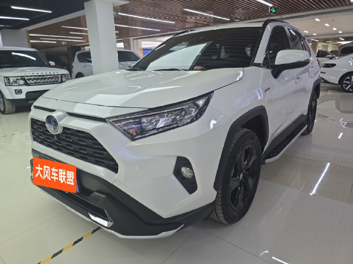 Toyota RAV4 2021 car image 