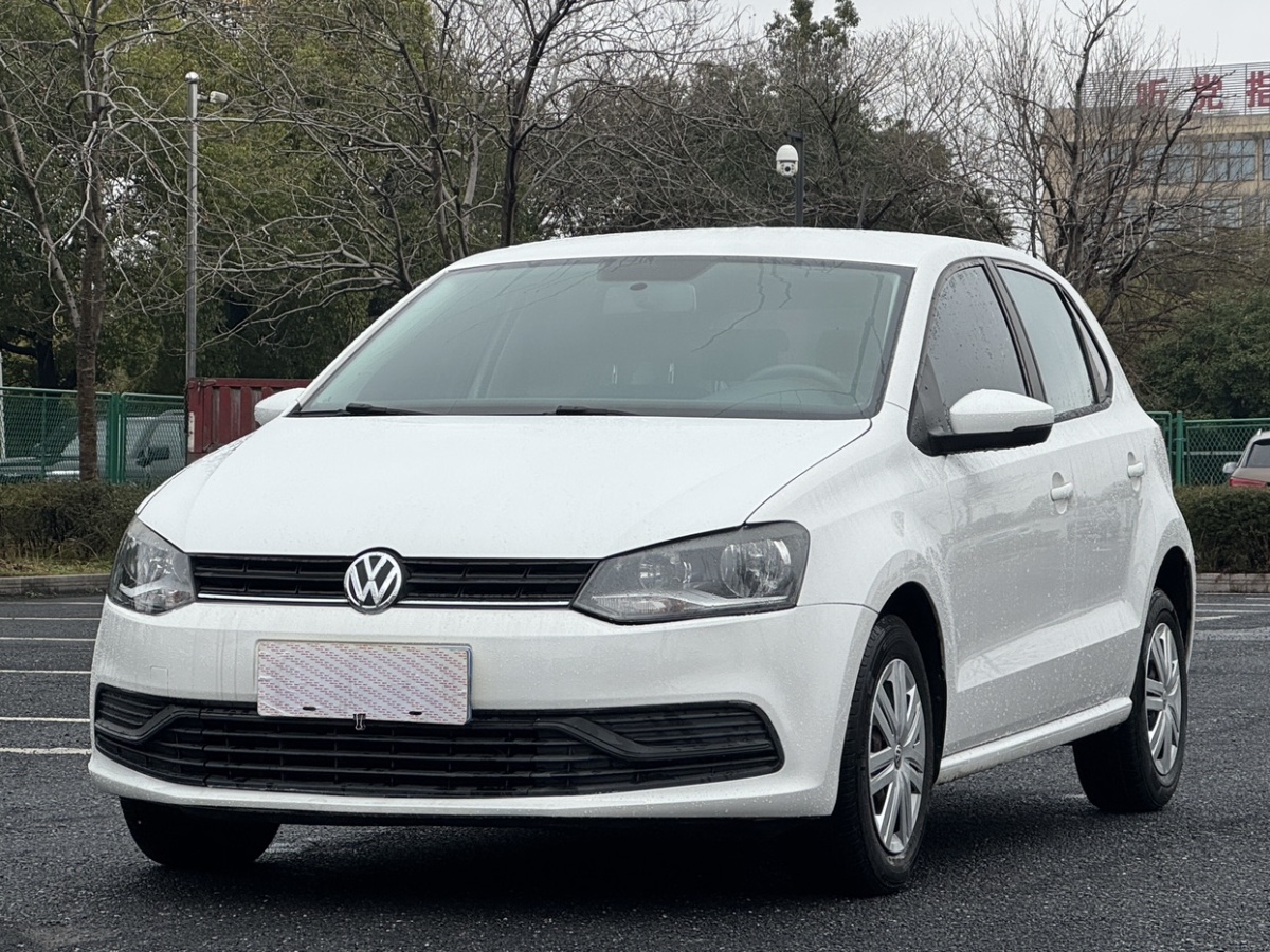 Volkswagen Polo 2018 car image 