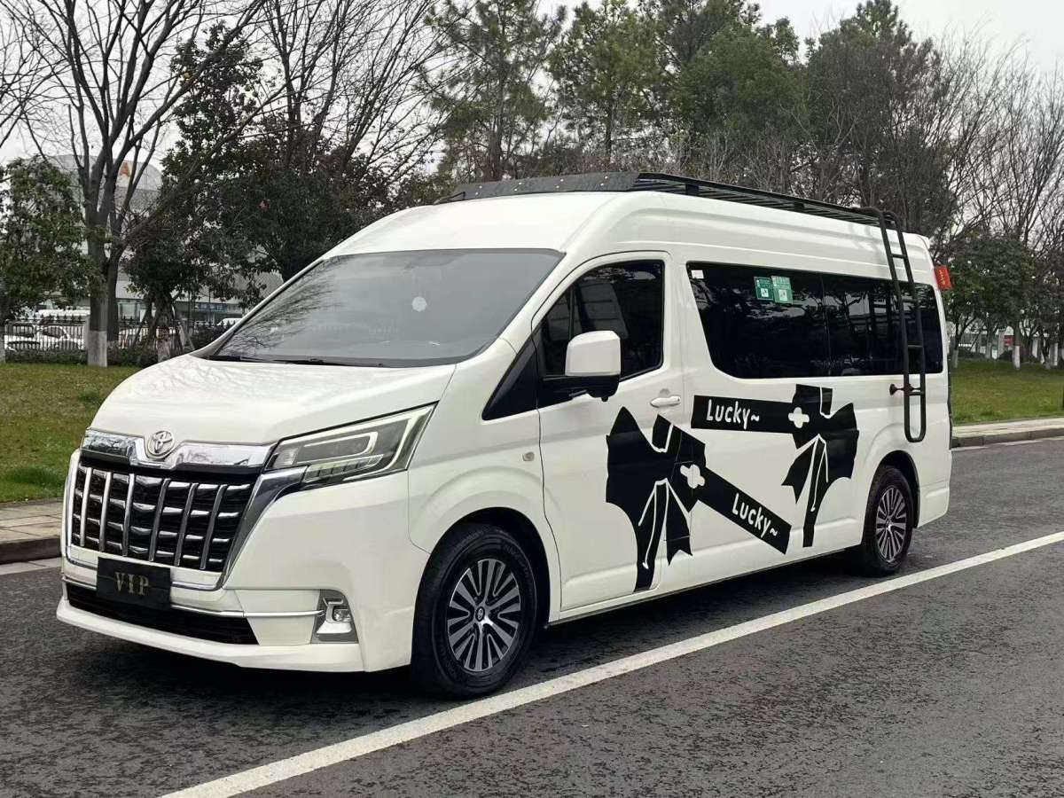 Toyota 2023 Toyota 2023 immagine di auto