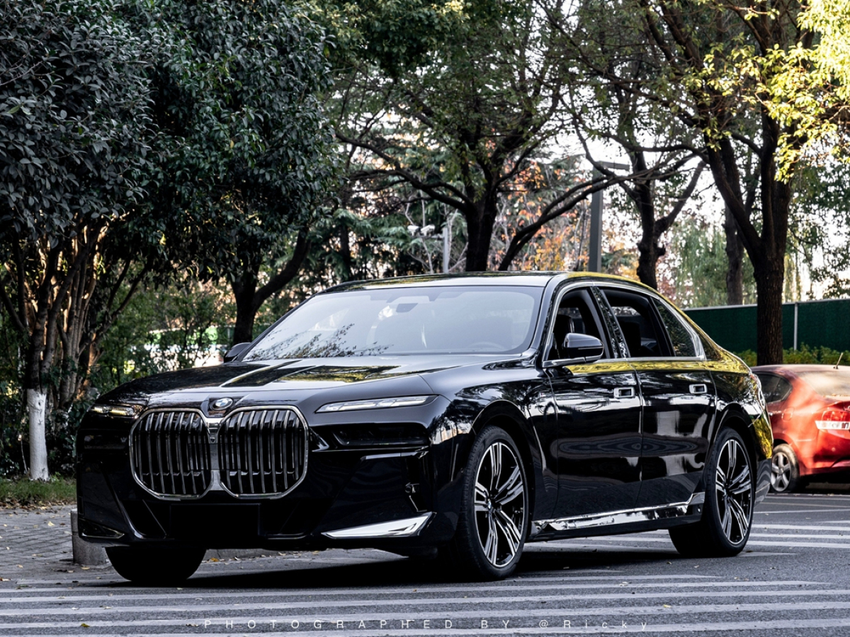 BMW 7 Series 2023 汽车图片 