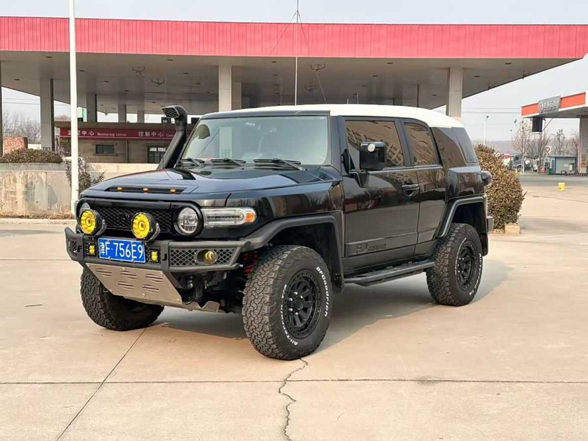 Toyota FJ Cruiser 2015 汽车图片 