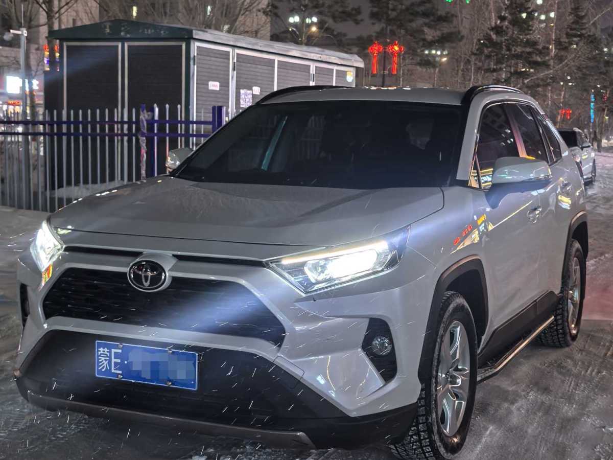 Toyota RAV4 2021 car image 