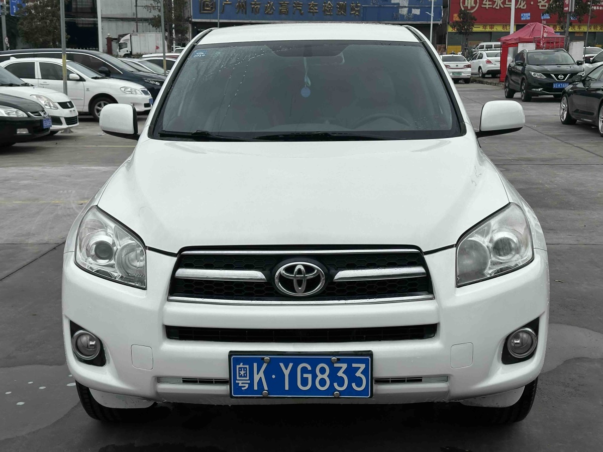 Toyota RAV4 2009 Toyota RAV4 2009 car image