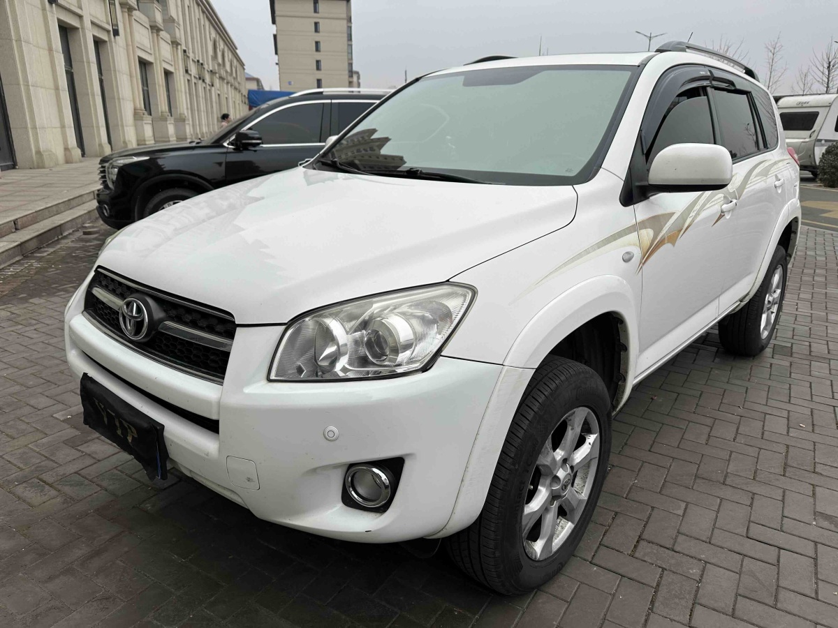 Toyota RAV4 2011 Toyota RAV4 2011 car image