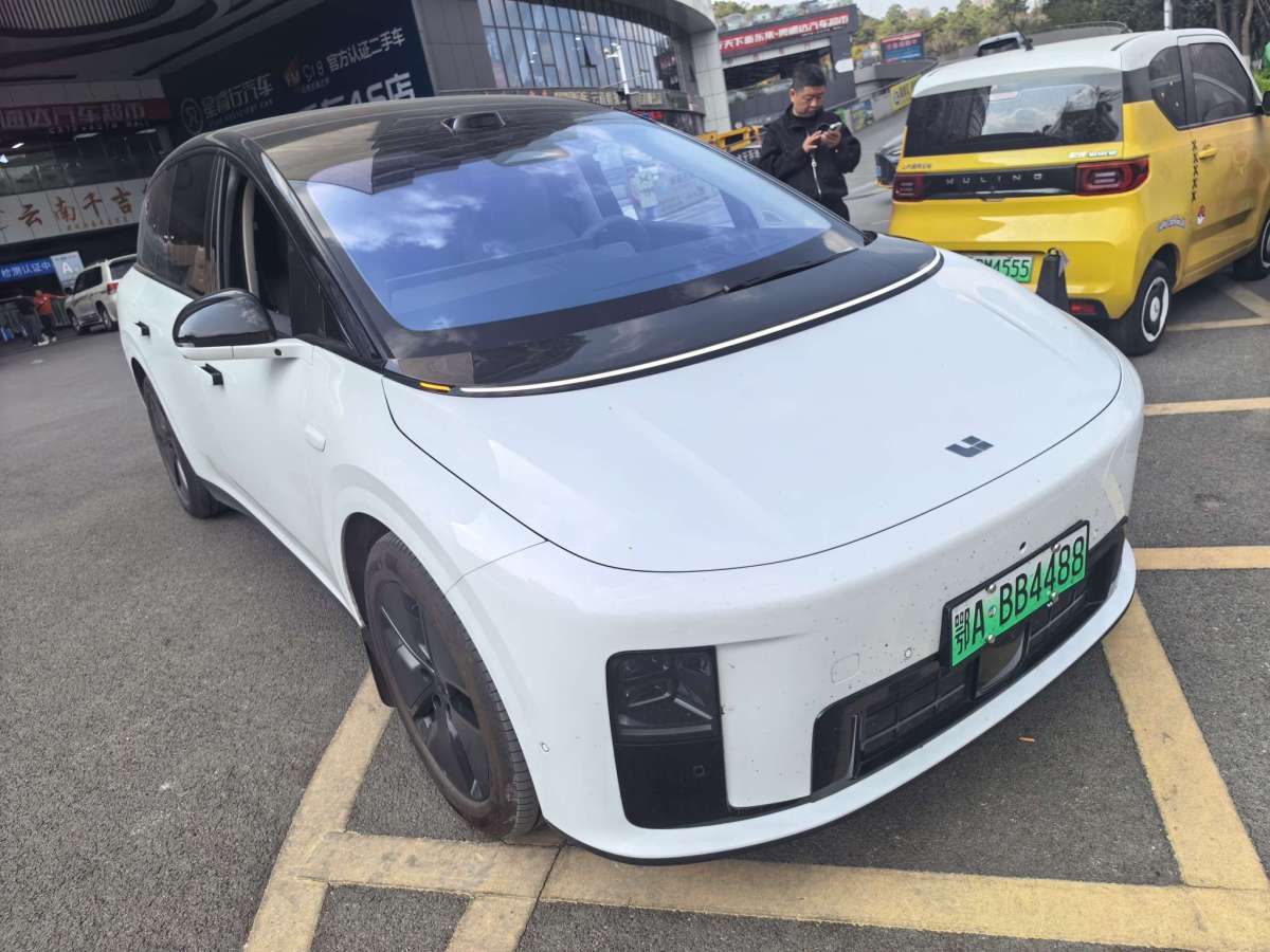 Li i8 2025 image de voiture 