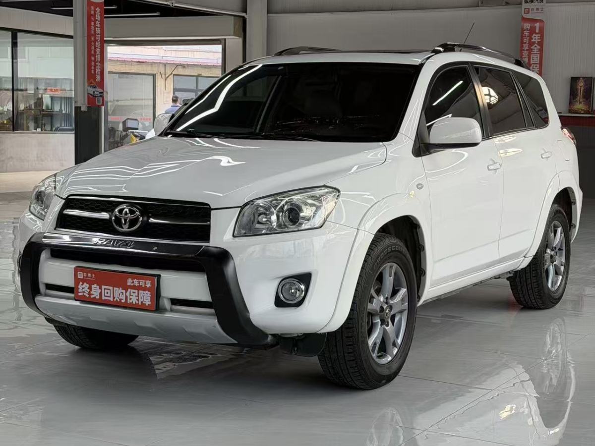 Toyota RAV4 2011 car image 