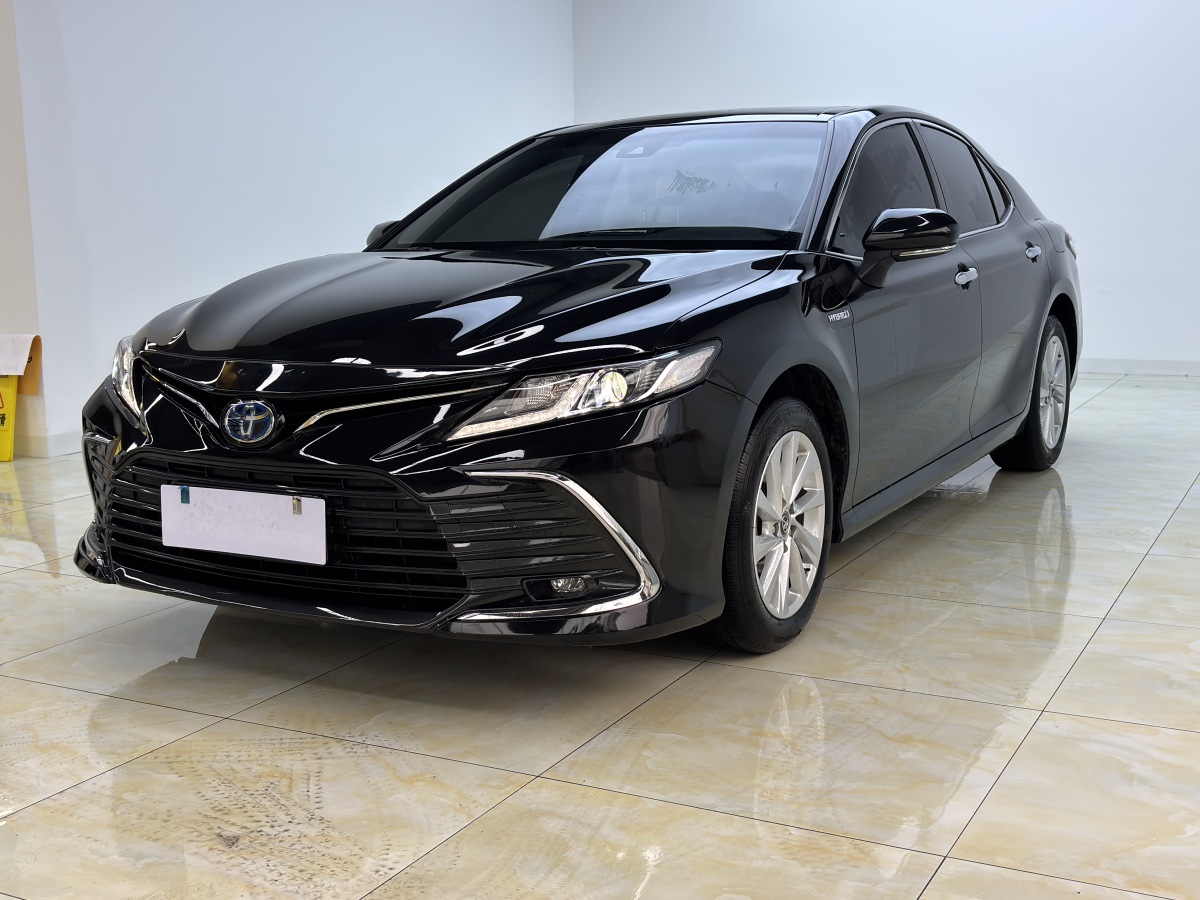 Toyota Camry 2023 car image 