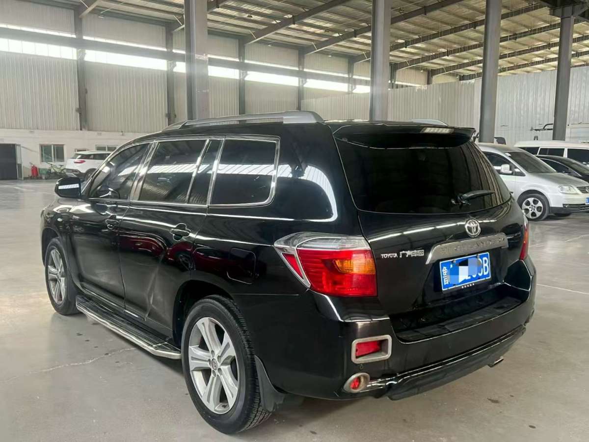 Toyota Highlander 2010 汽车图片 
