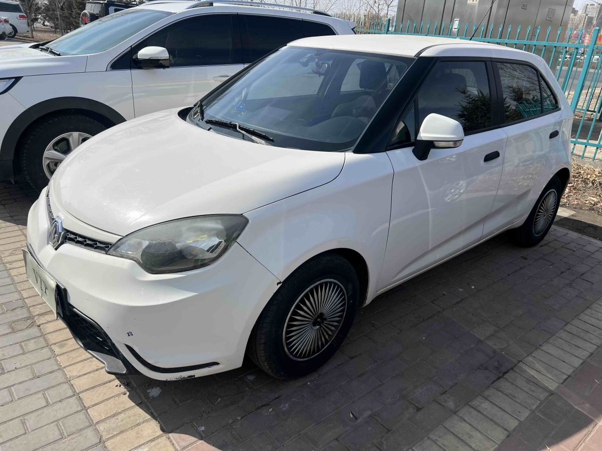 MG 3 2014 immagine di auto 