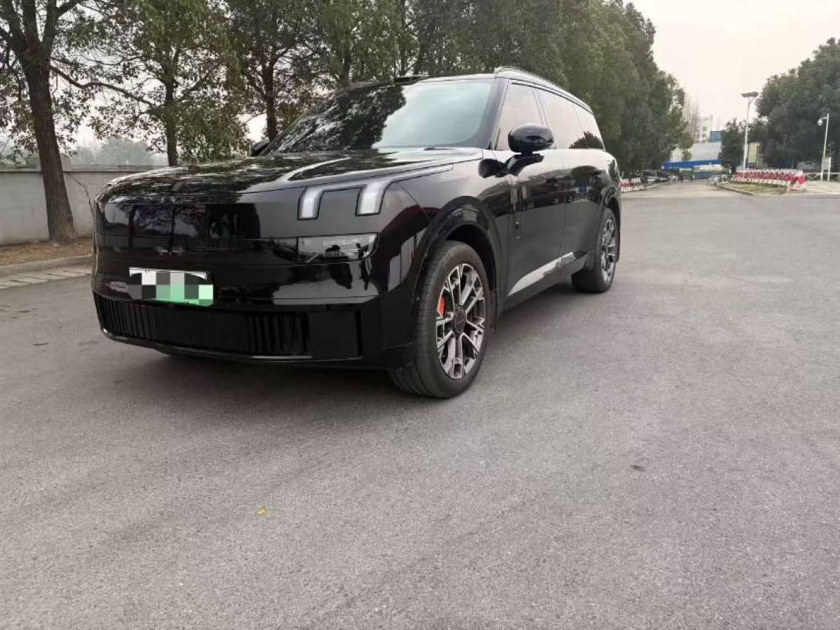 Lynk & Co 900 2025 Lynk & Co 900 2025 car image