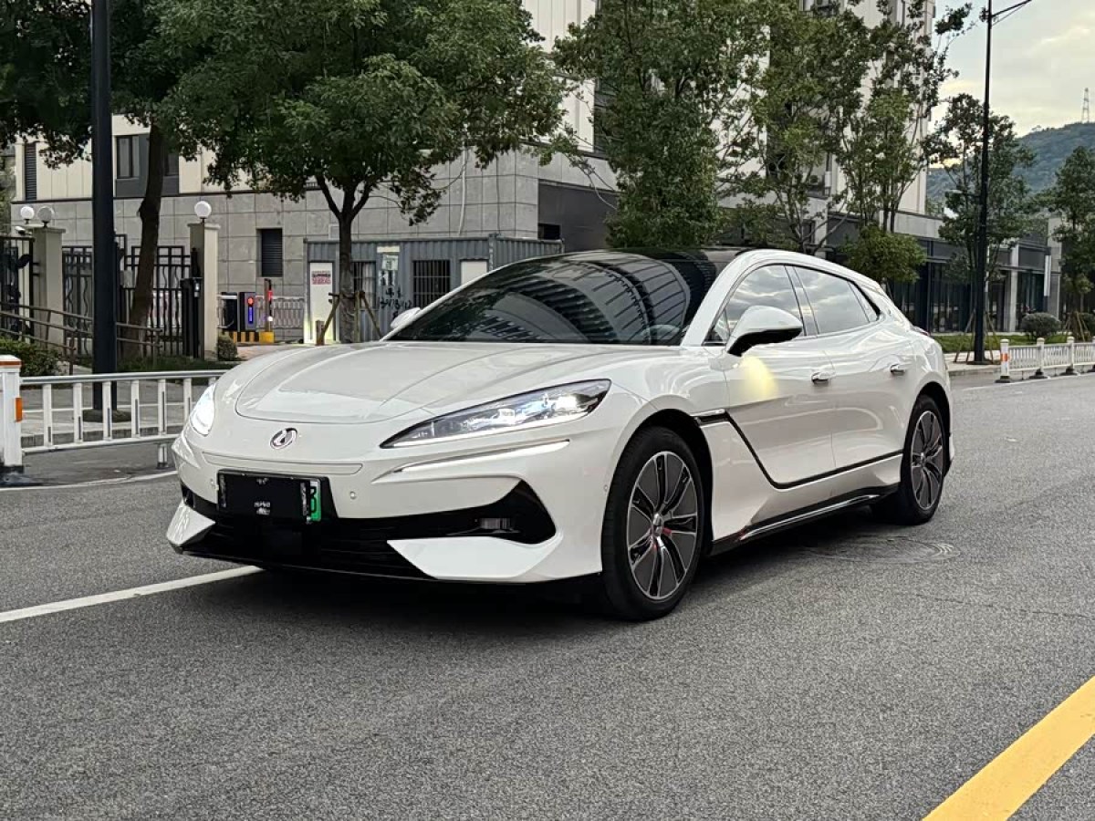 Denza Z9GT 2024 immagine di auto 