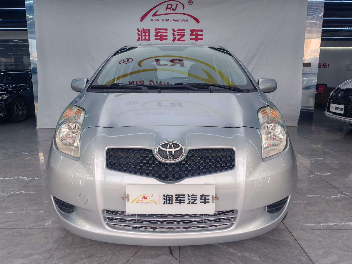 Toyota Yaris 2010 изображение автомобиля 