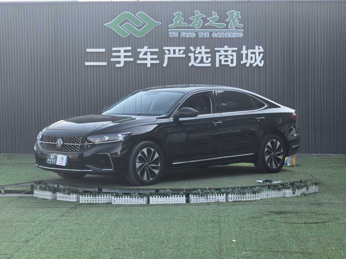 Volkswagen Passat 2023 car image 
