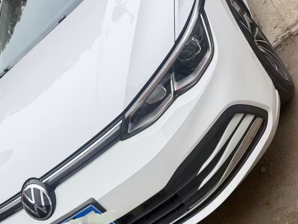 Volkswagen Golf 2022 car image 