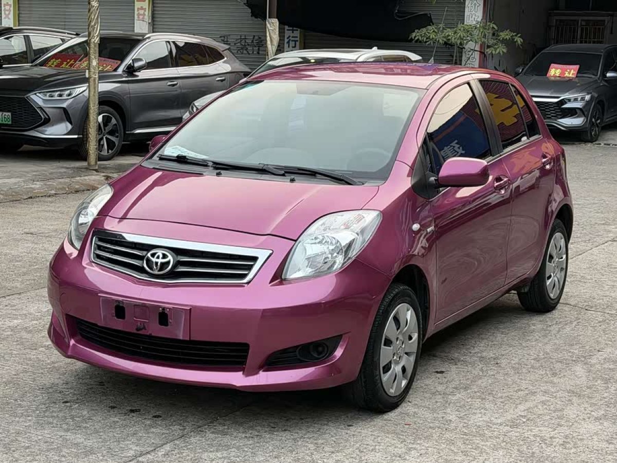 Toyota Yaris 2012 изображение автомобиля 