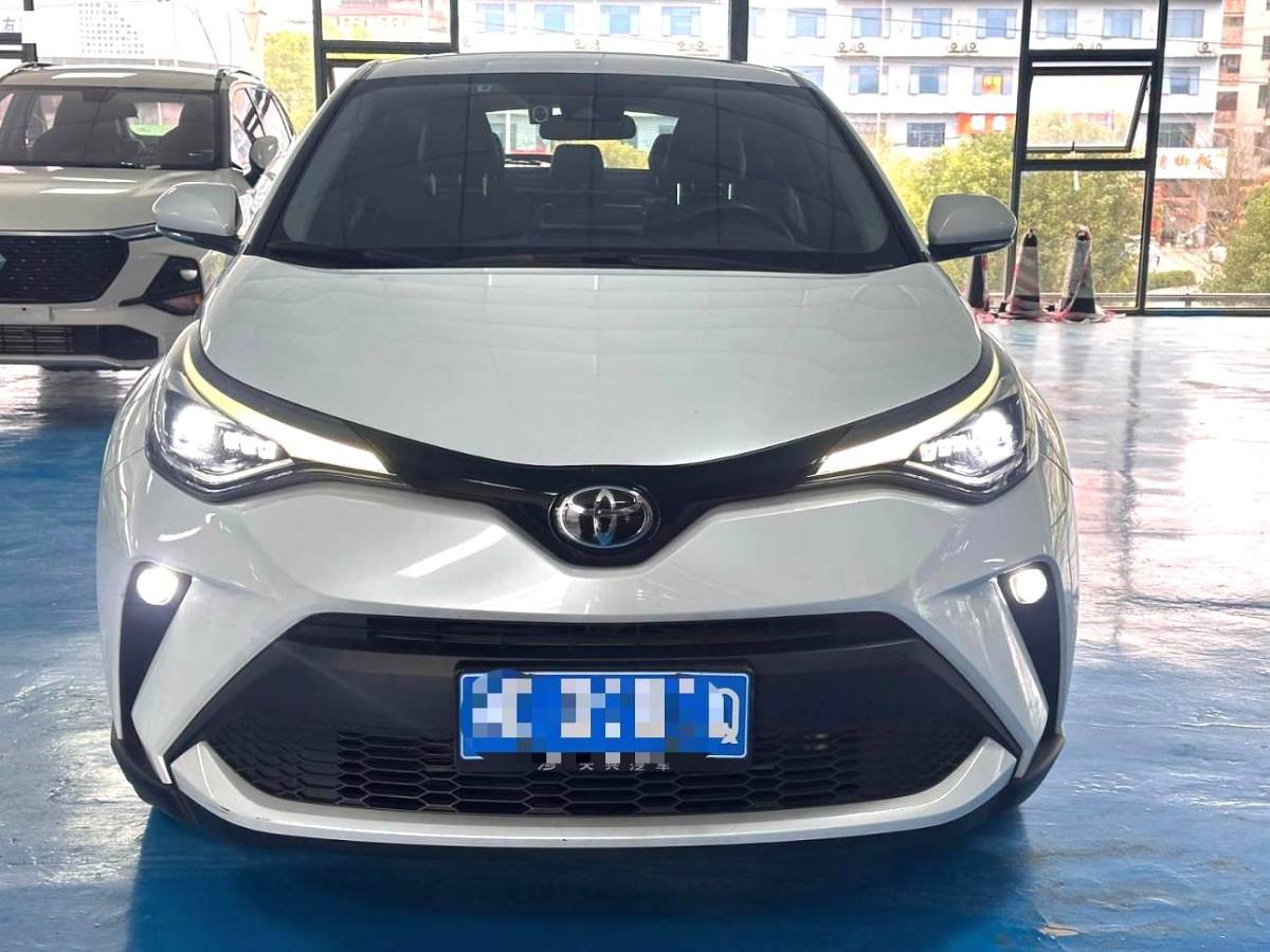 Toyota C-HR 2022 汽车图片 