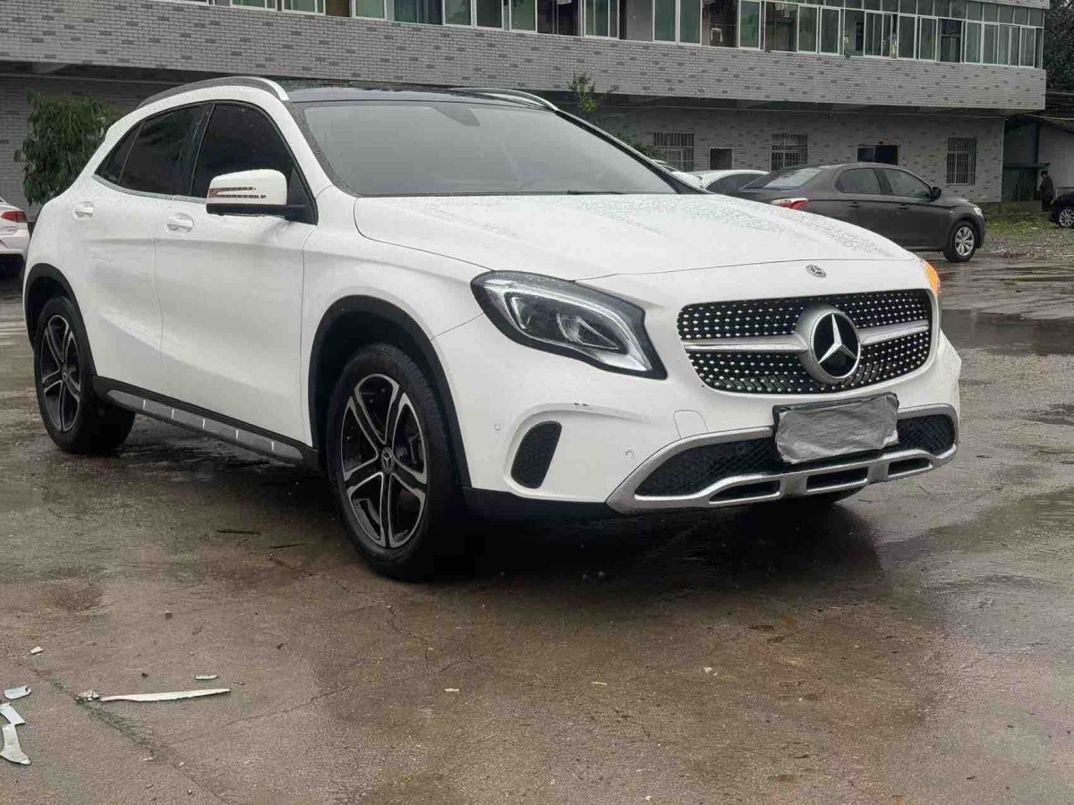 Mercedes-Benz GLA Class 2018 汽车图片 