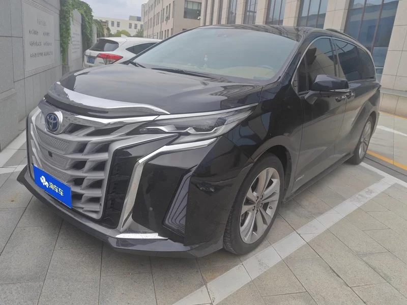 Toyota Sienna 2022 汽车图片 