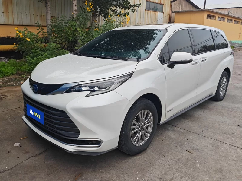 Toyota Sienna 2022 汽车图片 