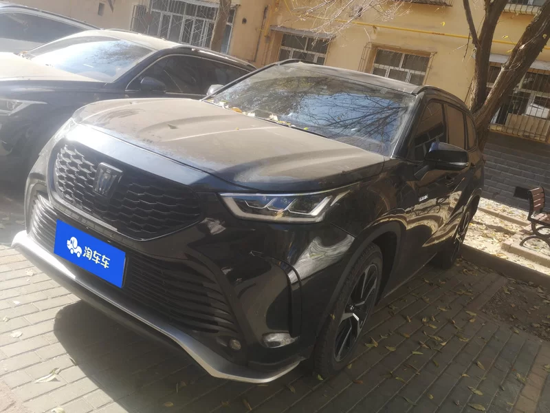 Toyota Crown Kluger 2023 immagine di auto 