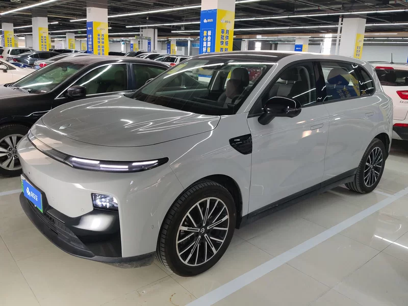 Leapmotor B10 2025 汽车图片 