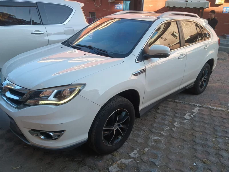 BYD S7 2016 car image 