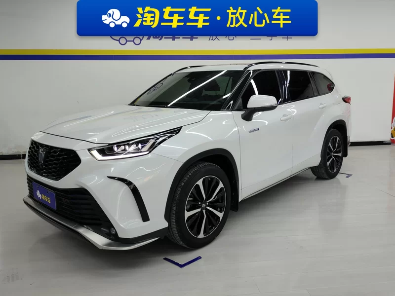 Toyota Crown Kluger 2022 immagine di auto 