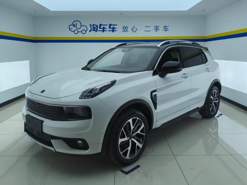 Lynk & Co 01 2018 Lynk & Co 01 2018 car image