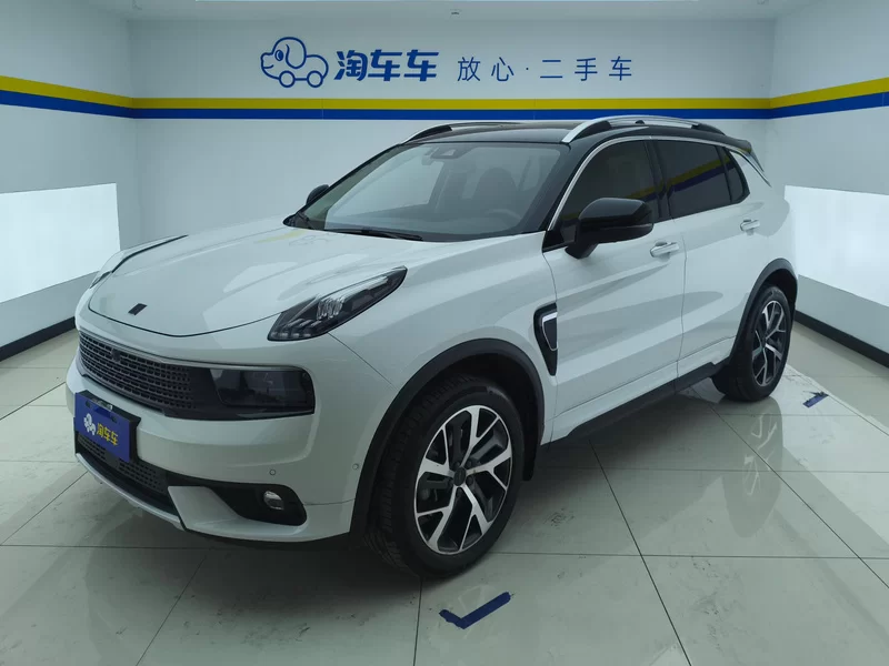 Lynk & Co 01 2018 Lynk & Co 01 2018 car image