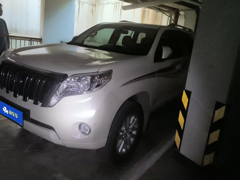 Toyota Land Cruiser Prado 2017 Toyota Land Cruiser Prado 2017 car image