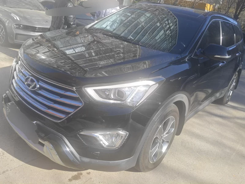 Hyundai Grand Santa Fe 2016 car image 