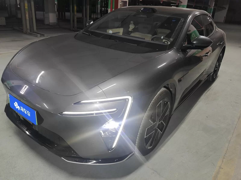 Avatr 06 2025 car image 