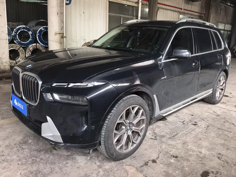 BMW X7 2022 汽车图片 