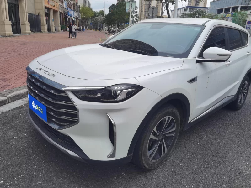 X70 2023 car image 