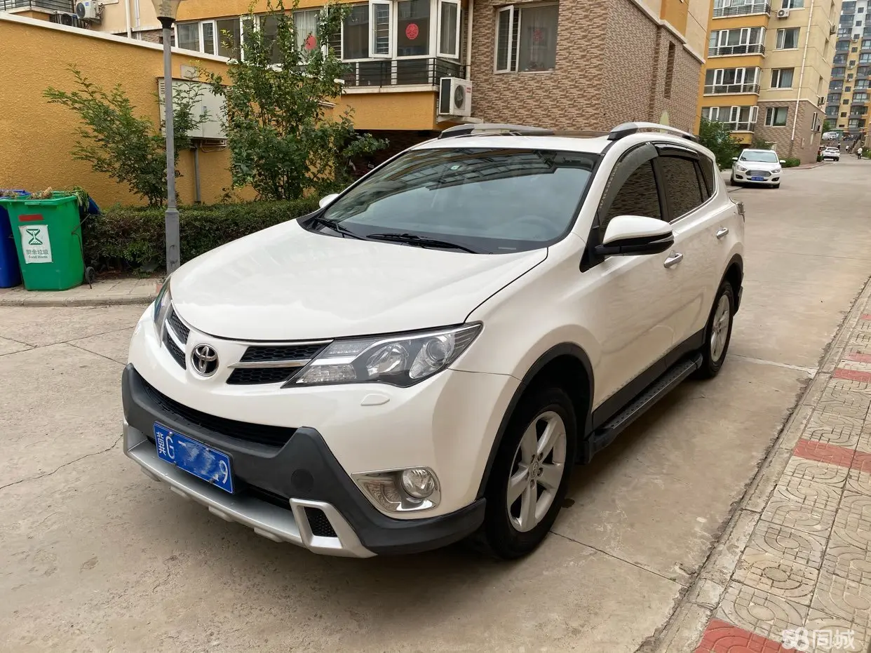 Toyota RAV4 2013 Toyota RAV4 2013 car image